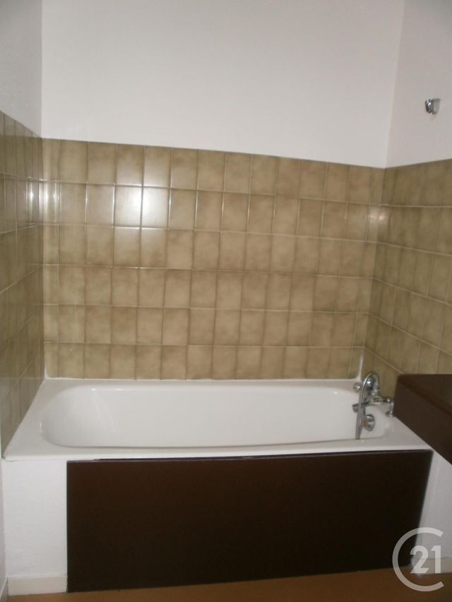 Appartement F1 à louer - 1 pièce - 31.0 m2 - ST PIERRE DU MONT - 40 - AQUITAINE - Century 21 Mi-Adour