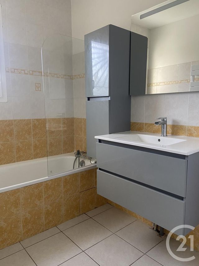 maison à louer - 5 pièces - 108.0 m2 - ST PIERRE DU MONT - 40 - AQUITAINE - Century 21 Mi-Adour