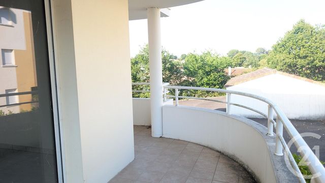 Appartement F2 à vendre - 2 pièces - 50.14 m2 - ST PIERRE DU MONT - 40 - AQUITAINE - Century 21 Mi-Adour