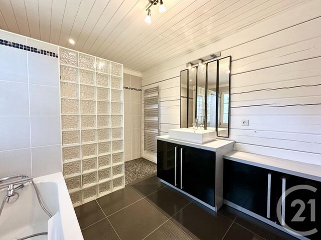 maison à louer - 4 pièces - 142.0 m2 - ST PIERRE DU MONT - 40 - AQUITAINE - Century 21 Mi-Adour