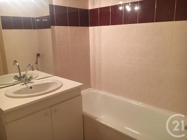 Appartement F2 à louer - 2 pièces - 46.27 m2 - ST PIERRE DU MONT - 40 - AQUITAINE - Century 21 Mi-Adour Appartement F2 à louer - 2 pièces - 46.27 m2 - ST PIERRE DU MONT - 40 - AQUITAINE - Century 21 Mi-Adour