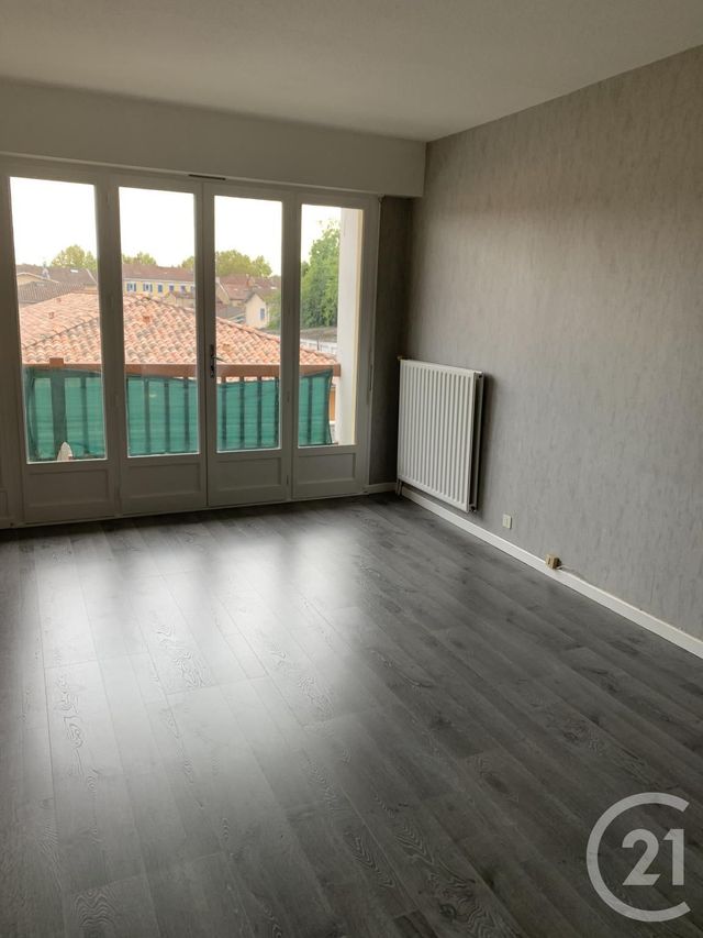Appartement F2 à louer - 2 pièces - 45.55 m2 - MONT DE MARSAN - 40 - AQUITAINE - Century 21 Mi-Adour Appartement F2 à louer - 2 pièces - 45.55 m2 - MONT DE MARSAN - 40 - AQUITAINE - Century 21 Mi-Adour